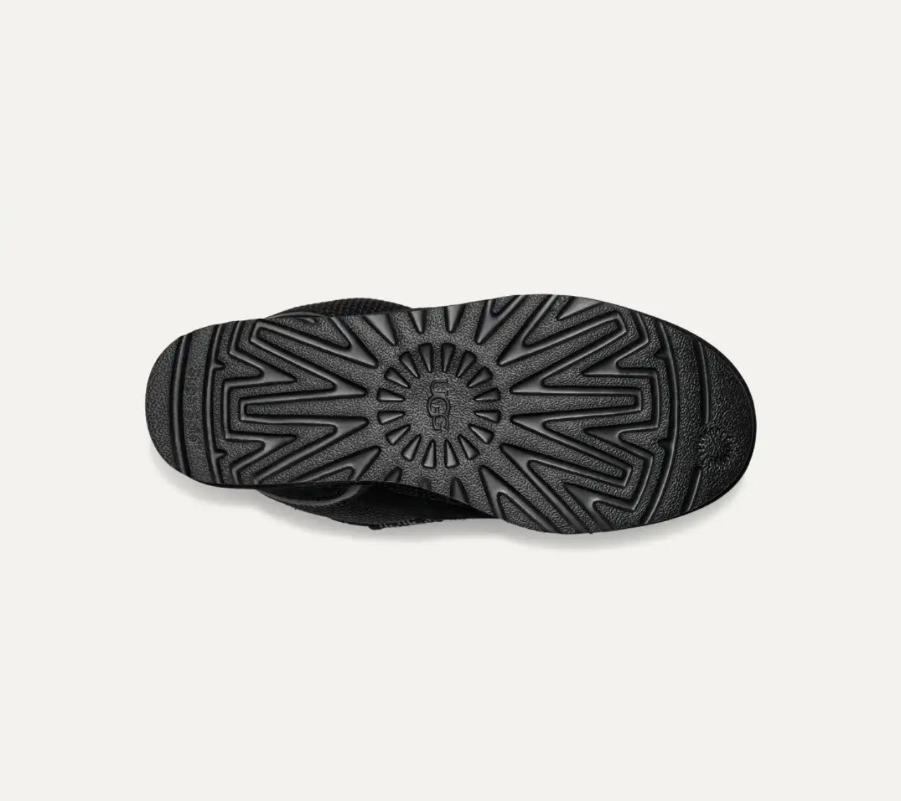 UGG lowmel black