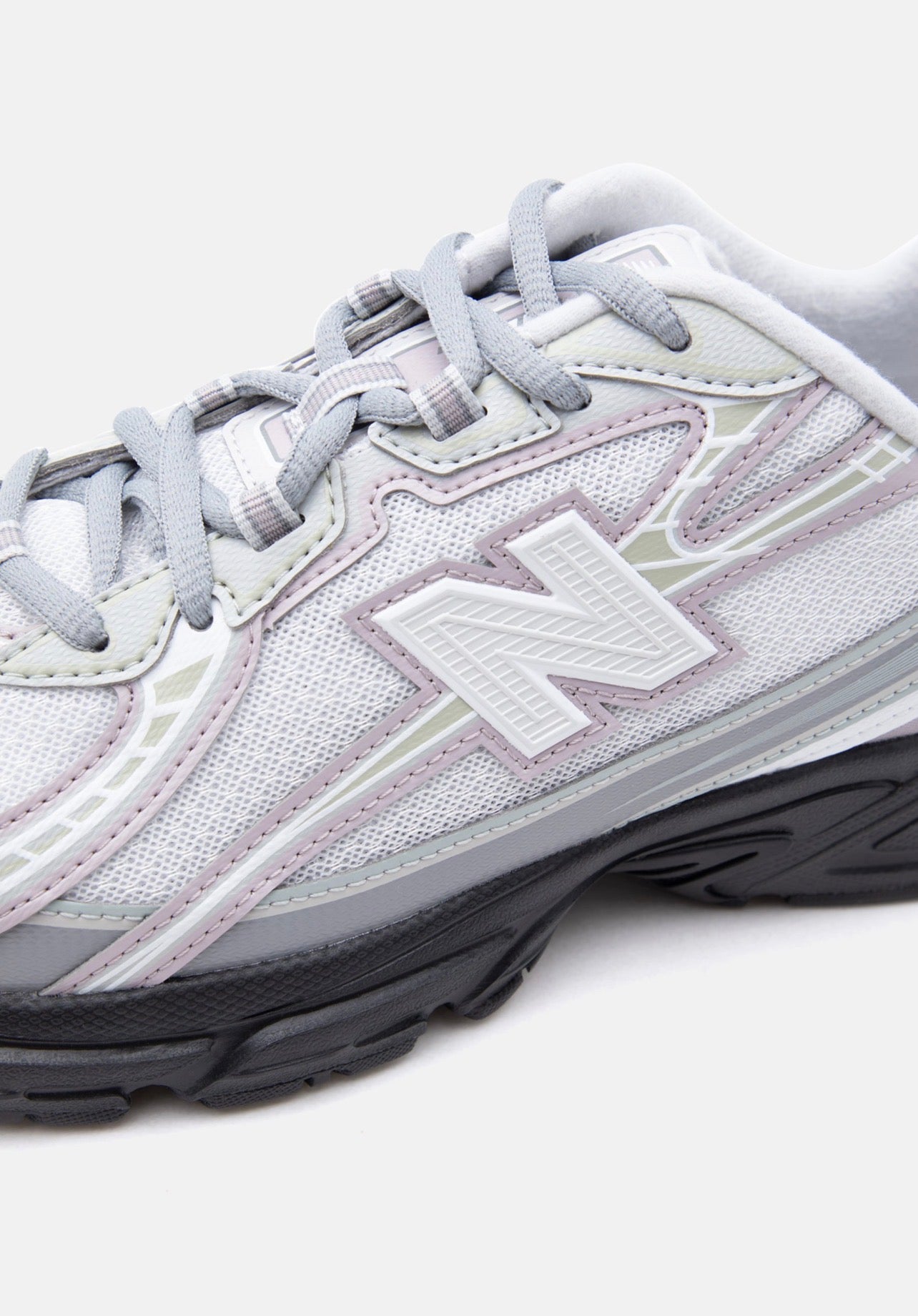 New Balance 740 U7403UQ