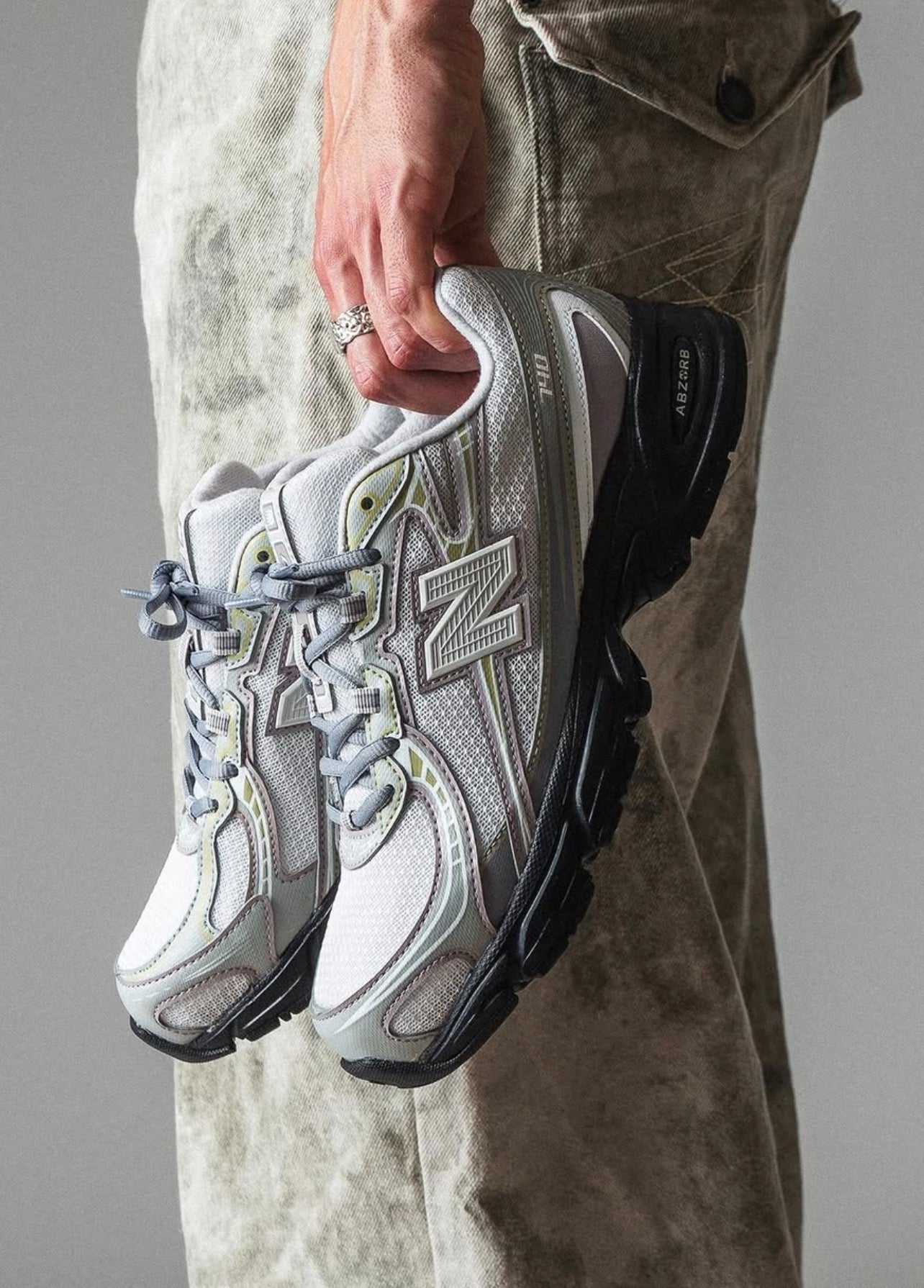 New Balance 740 U7403UQ